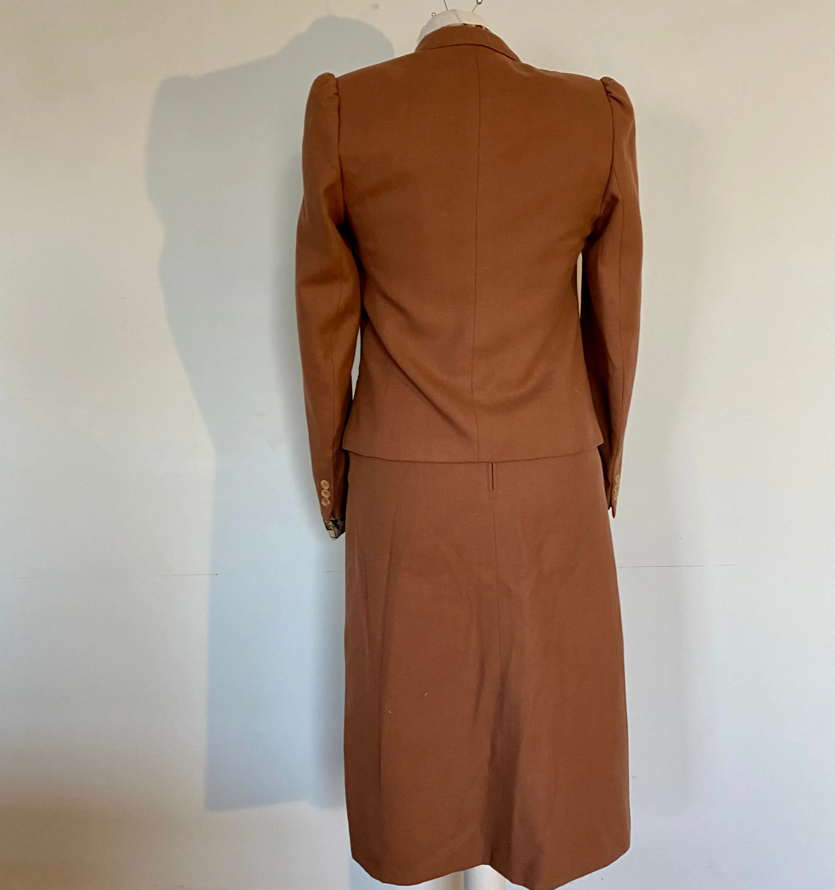 Early Next fawn skirt suit size small