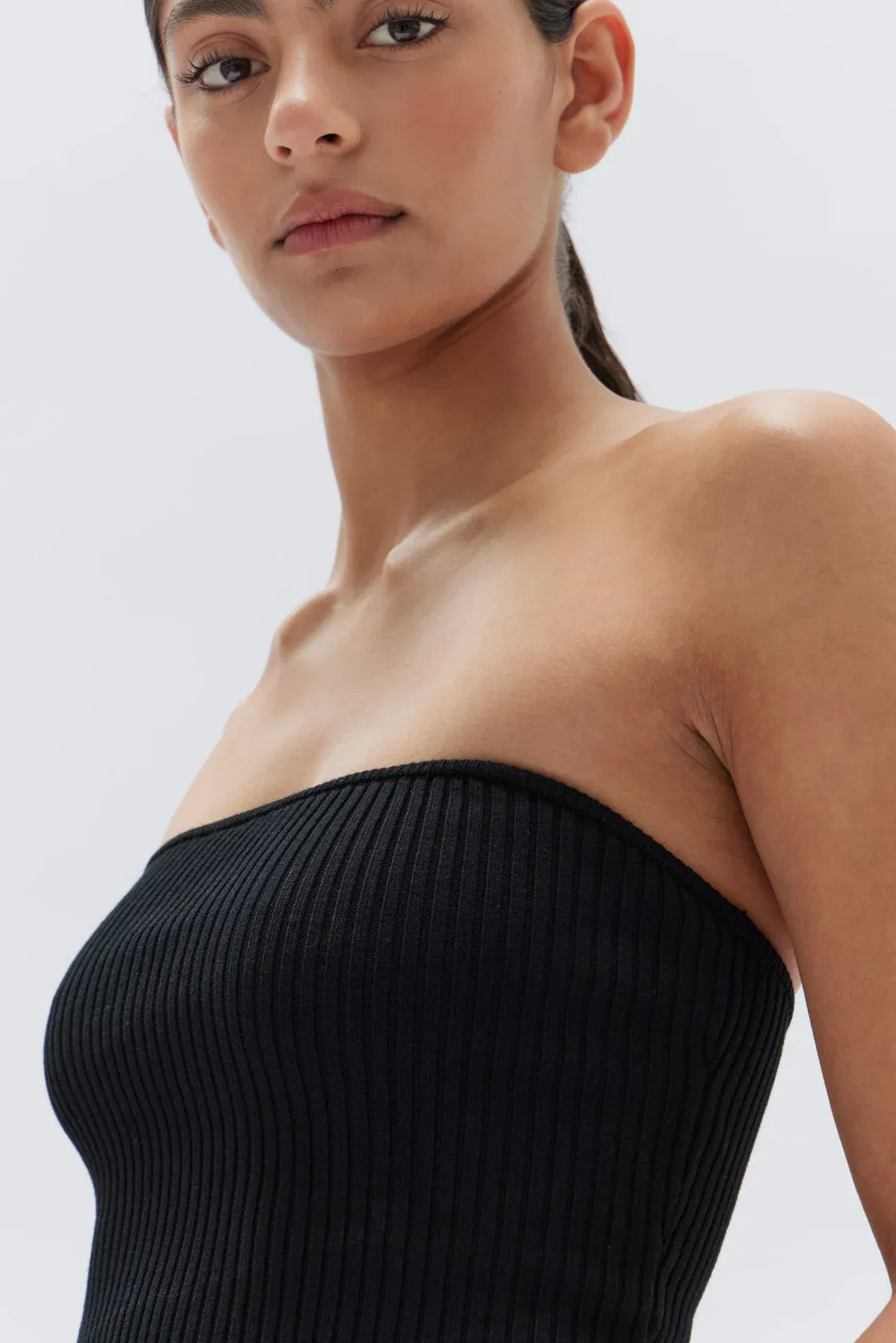 SKARA STRAPLESS RIB TOP | BLACK